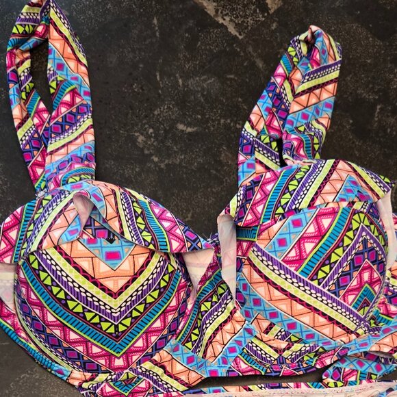 BUNDLE 2 FOR 1 {Marilyn Monroe} 2 KNOCKOUT BIKINIS for 1 PRICE- MAKE AN OFFER! - Picture 7 of 13